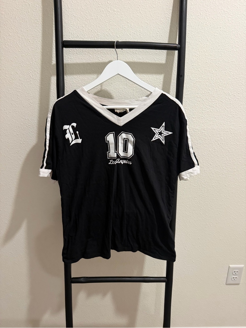 french pastry Black & White Los Angeles '10' V-Neck Kids Tee